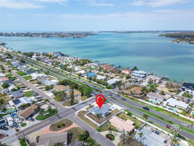 2 79TH STREET S, St Petersburg, FL 33707