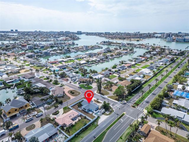 2 79TH STREET S, St Petersburg, FL 33707