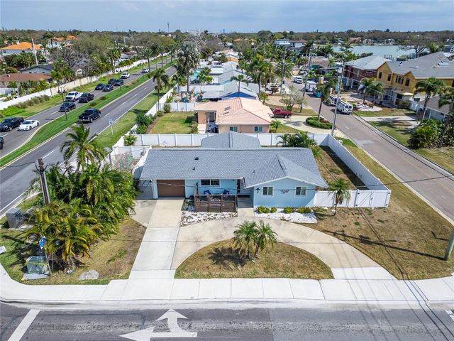 2 79TH STREET S, St Petersburg, FL 33707