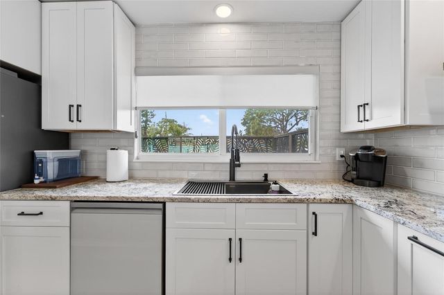 2 79TH STREET S, St Petersburg, FL 33707