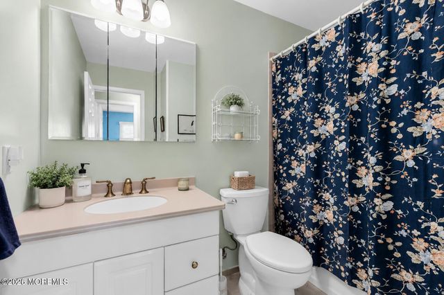58 Brookview Lane, Aberdeen, NJ 07747