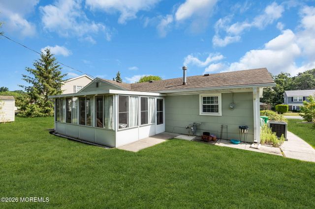58 Brookview Lane, Aberdeen, NJ 07747