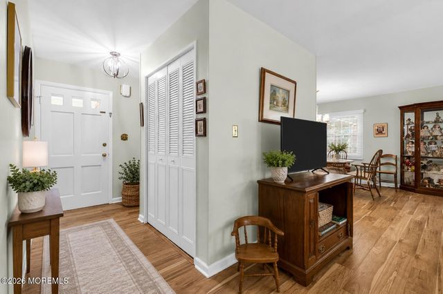 58 Brookview Lane, Aberdeen, NJ 07747