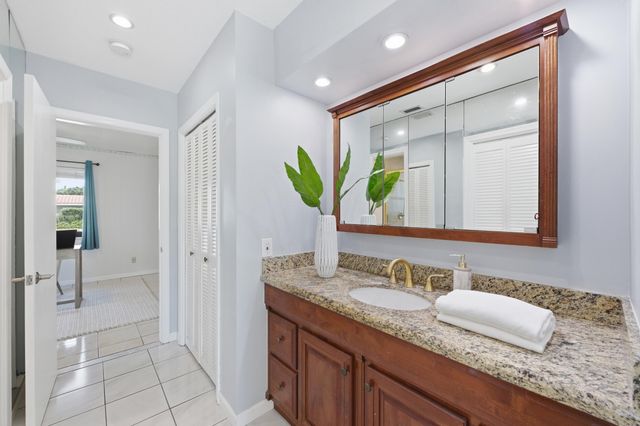 6600 NE 21st Terrace, Fort Lauderdale, FL 33308