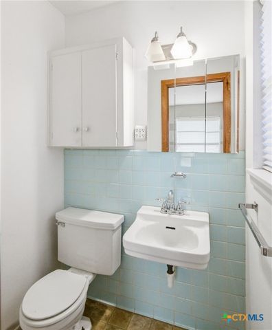 4606 Evergreen Street, Victoria, TX 77904