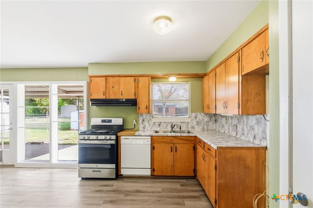 4606 Evergreen Street, Victoria, TX 77904