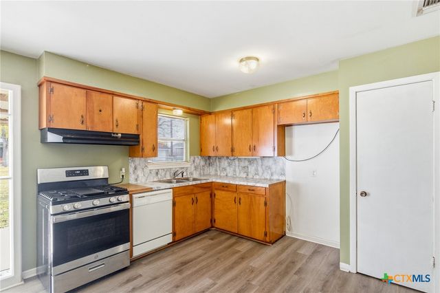 4606 Evergreen Street, Victoria, TX 77904