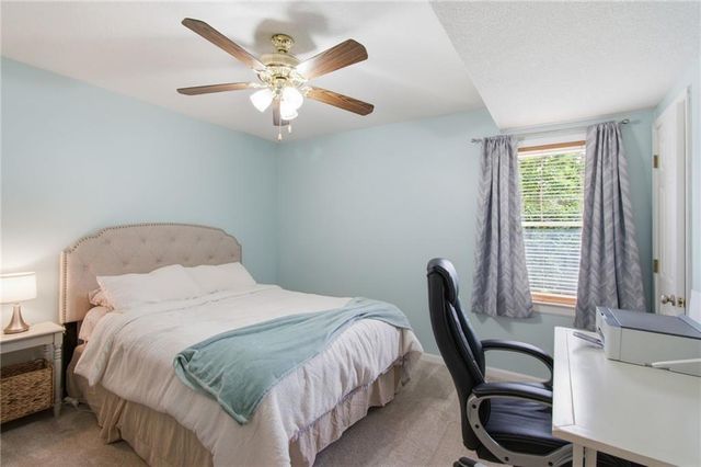 6453 N Amoret Avenue, Kansas City, MO 64151