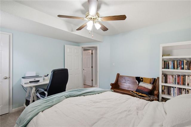 6453 N Amoret Avenue, Kansas City, MO 64151
