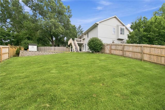 6453 N Amoret Avenue, Kansas City, MO 64151
