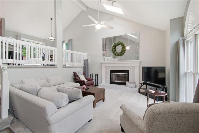 6453 N Amoret Avenue, Kansas City, MO 64151