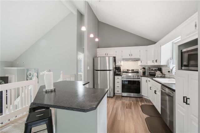 6453 N Amoret Avenue, Kansas City, MO 64151