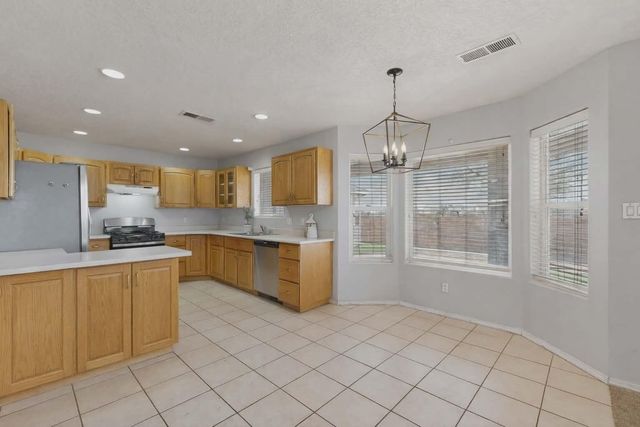 360 Don Carlos Avenue NE, Los Lunas, NM 87031