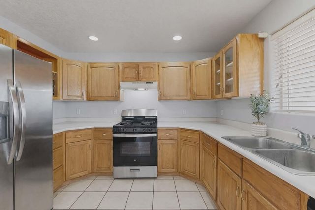 360 Don Carlos Avenue NE, Los Lunas, NM 87031