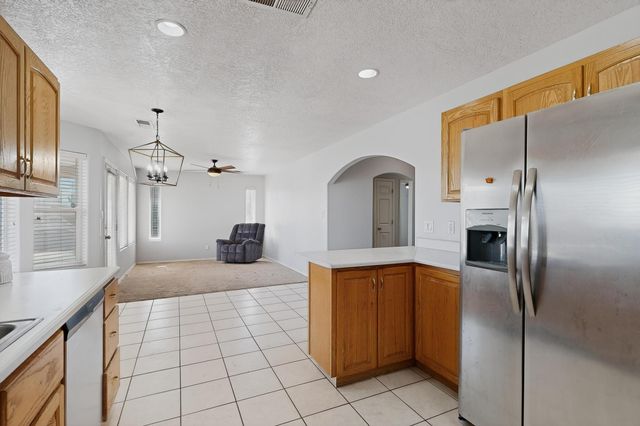 360 Don Carlos Avenue NE, Los Lunas, NM 87031