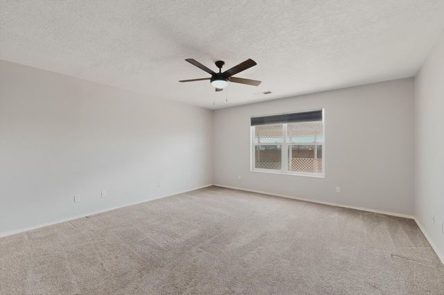 360 Don Carlos Avenue NE, Los Lunas, NM 87031