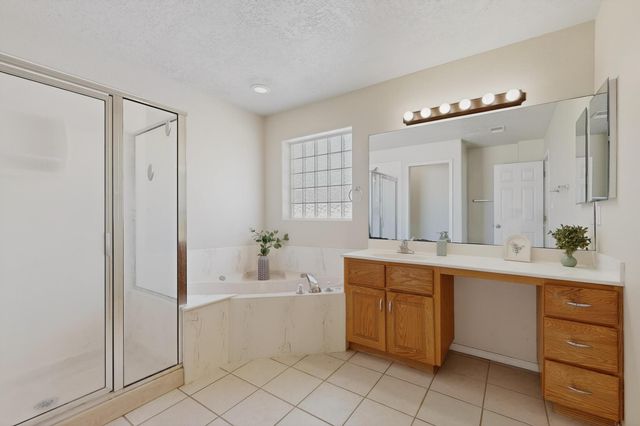 360 Don Carlos Avenue NE, Los Lunas, NM 87031