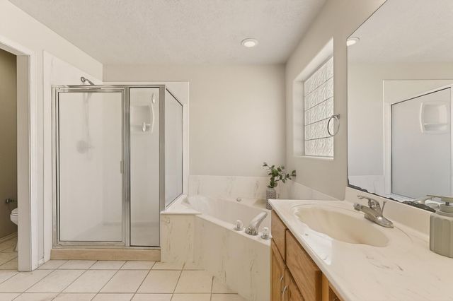 360 Don Carlos Avenue NE, Los Lunas, NM 87031