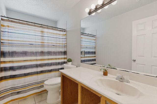 360 Don Carlos Avenue NE, Los Lunas, NM 87031