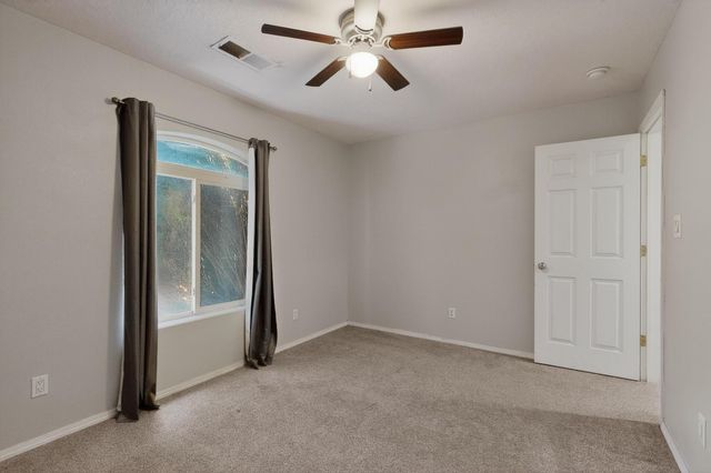 360 Don Carlos Avenue NE, Los Lunas, NM 87031