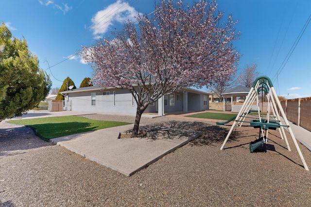 360 Don Carlos Avenue NE, Los Lunas, NM 87031