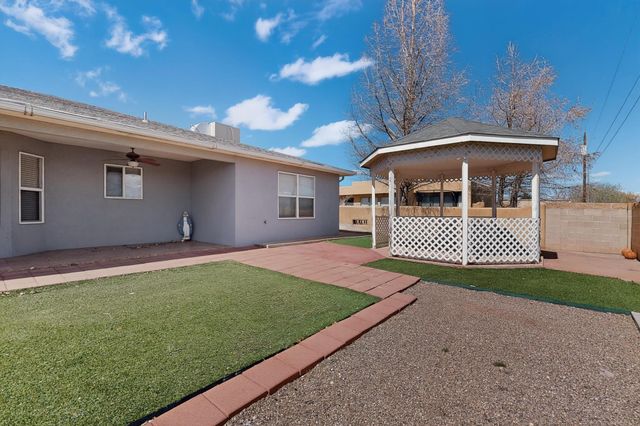 360 Don Carlos Avenue NE, Los Lunas, NM 87031