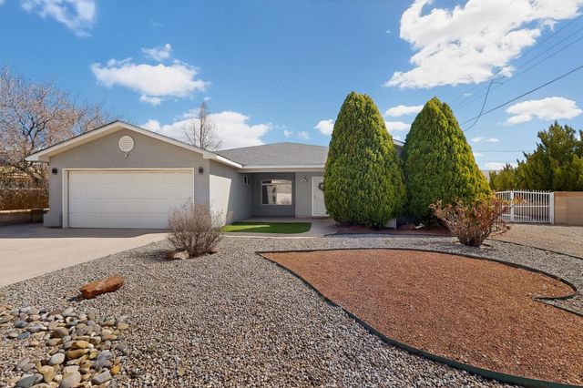 360 Don Carlos Avenue NE, Los Lunas, NM 87031