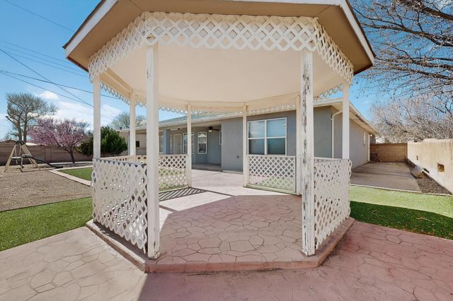 360 Don Carlos Avenue NE, Los Lunas, NM 87031