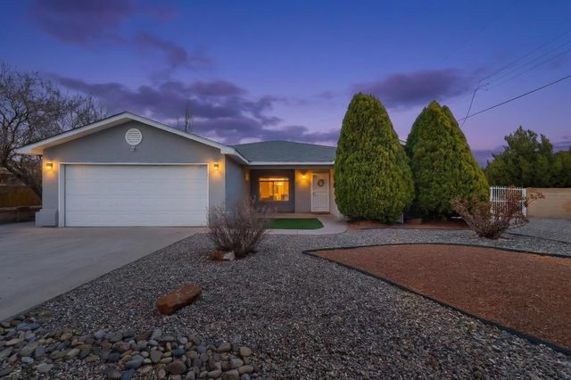 360 Don Carlos Avenue NE, Los Lunas, NM 87031