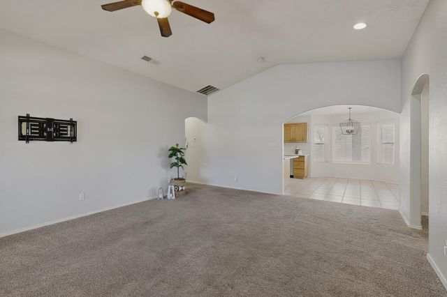 360 Don Carlos Avenue NE, Los Lunas, NM 87031