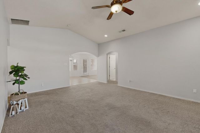 360 Don Carlos Avenue NE, Los Lunas, NM 87031