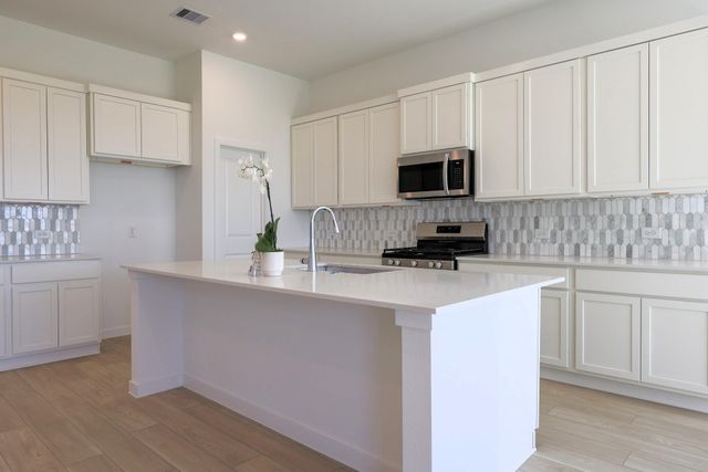 2222 Pacific Current Way, League City, TX 77573