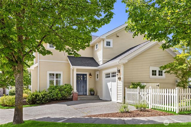 1803 Parade Grounds Avenue NE, Bainbridge Island, WA 98110