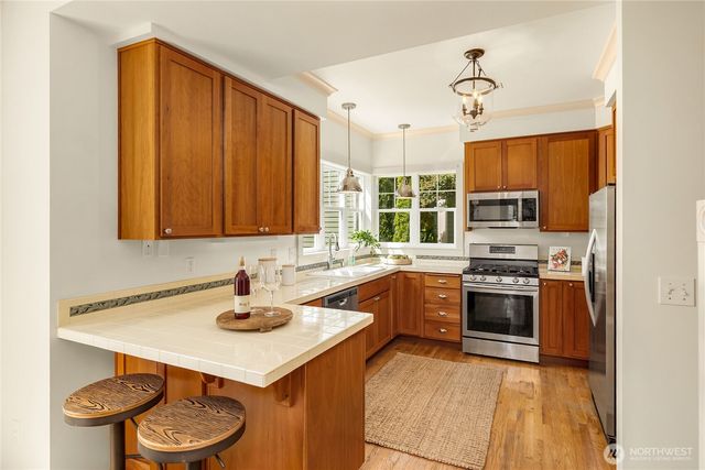 1803 Parade Grounds Avenue NE, Bainbridge Island, WA 98110
