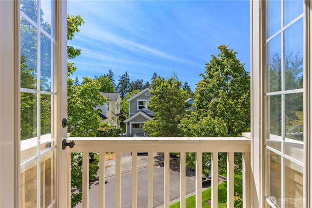 1803 Parade Grounds Avenue NE, Bainbridge Island, WA 98110
