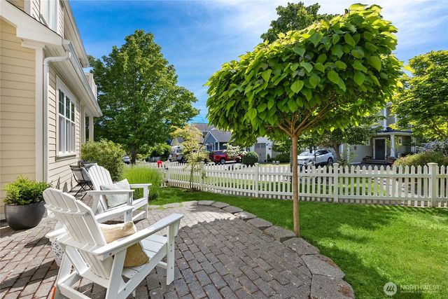 1803 Parade Grounds Avenue NE, Bainbridge Island, WA 98110