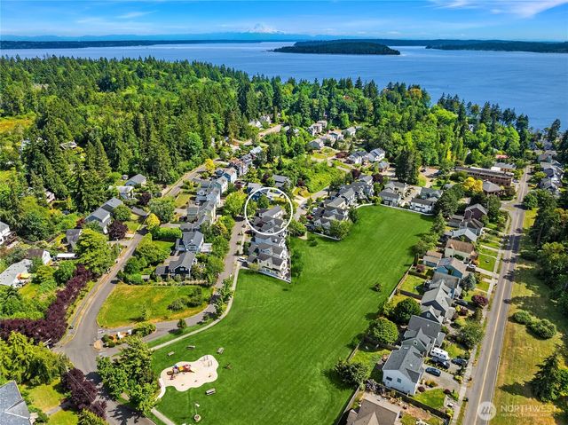 1803 Parade Grounds Avenue NE, Bainbridge Island, WA 98110