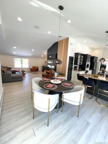 79 Jagger Lane, Westhampton, NY 11977