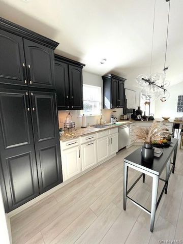 79 Jagger Lane, Westhampton, NY 11977