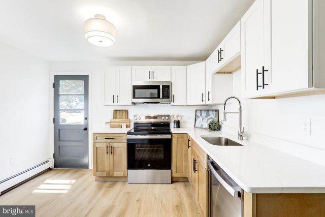 636 OSBORNE AVE, Morrisville, PA 19067