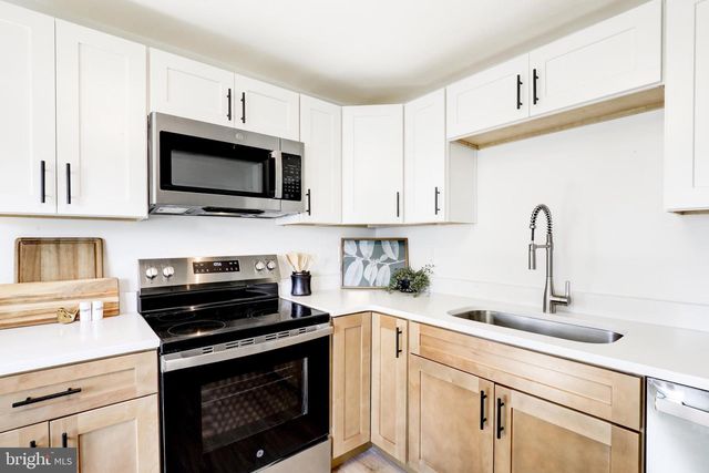 636 OSBORNE AVE, Morrisville, PA 19067