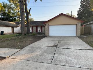 5222 Moonshadows Drive, Humble, TX 77346