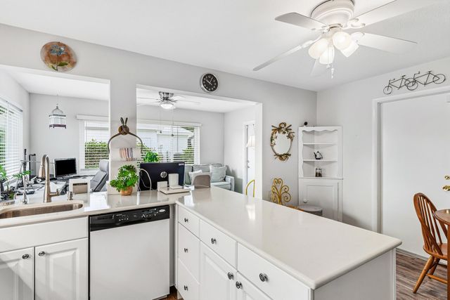 527 SW 16th Street, Boynton Beach, FL 33426