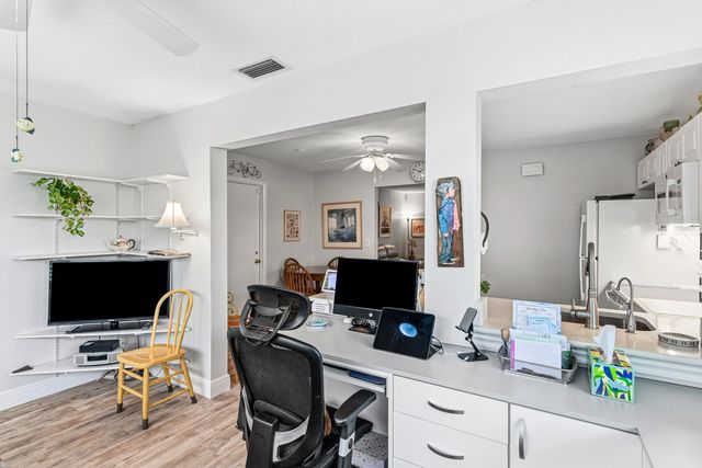 527 SW 16th Street, Boynton Beach, FL 33426