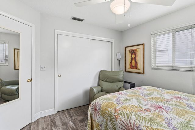 527 SW 16th Street, Boynton Beach, FL 33426