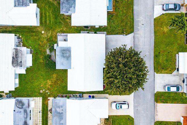 527 SW 16th Street, Boynton Beach, FL 33426