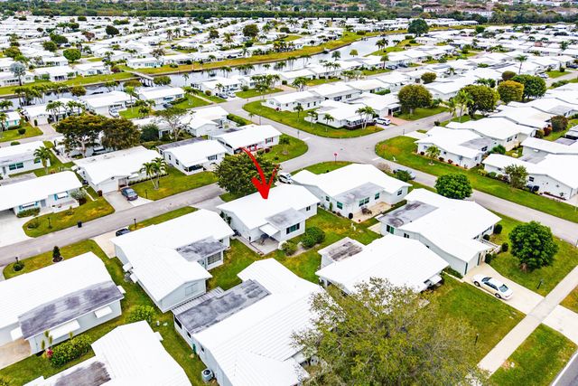 527 SW 16th Street, Boynton Beach, FL 33426