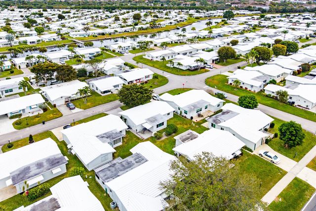 527 SW 16th Street, Boynton Beach, FL 33426