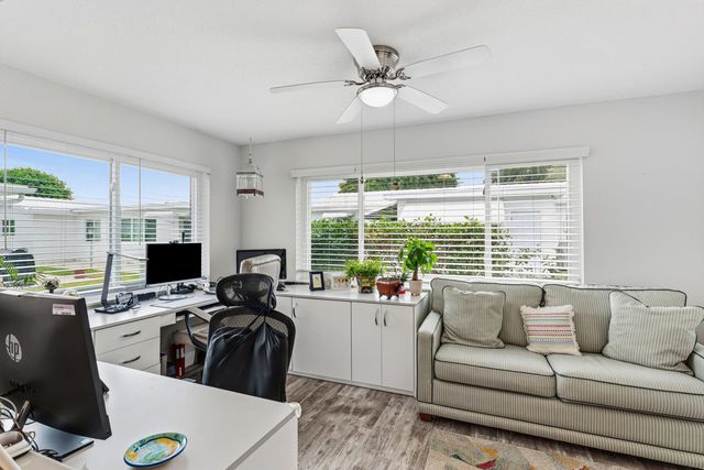 527 SW 16th Street, Boynton Beach, FL 33426