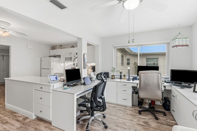 527 SW 16th Street, Boynton Beach, FL 33426